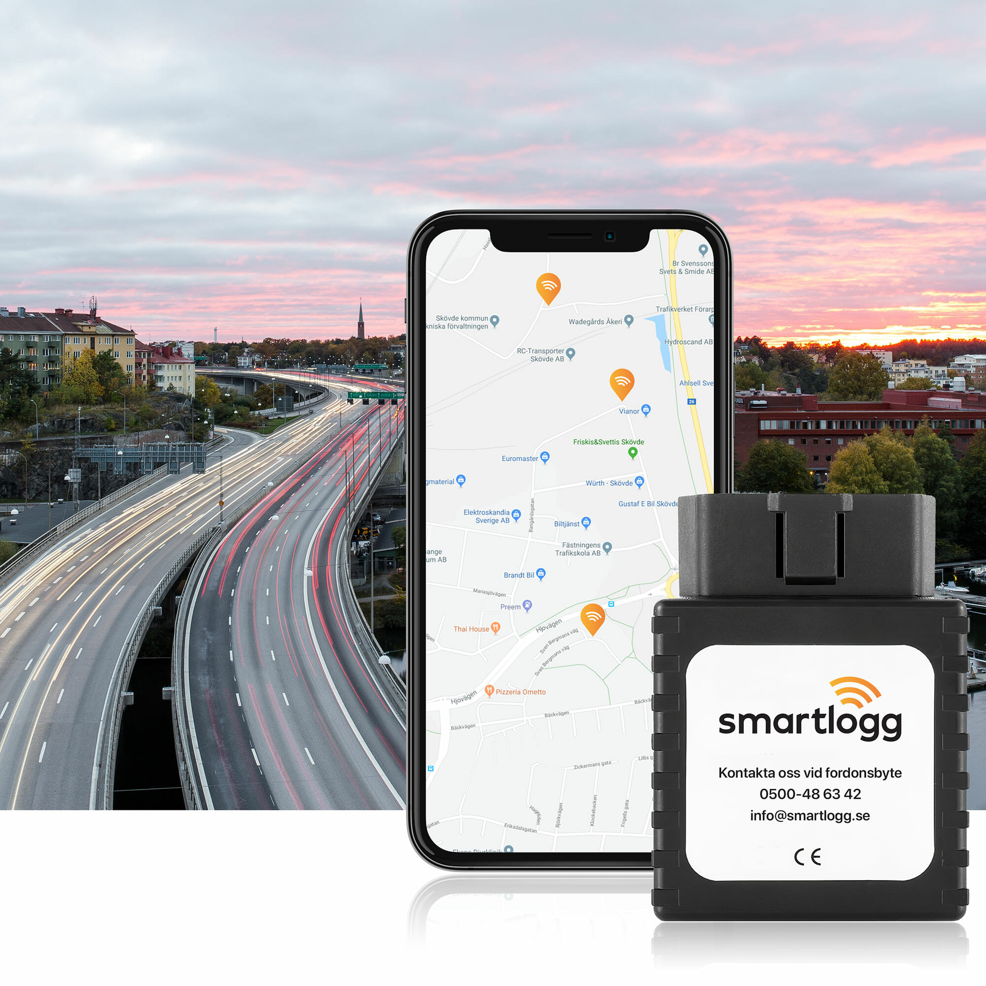 en automatisk körjournal från smartlogg framför en mobil och en väg